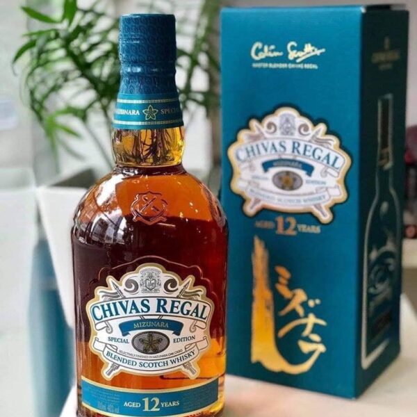 Alternative view of RƯỢU CHIVAS 12